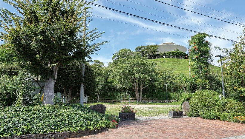 湊坂中央公園/徒歩約12分(約890m)